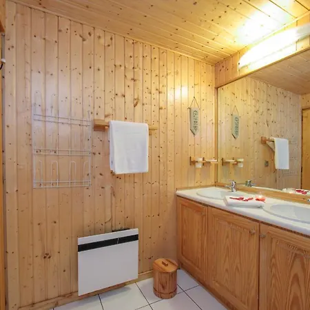 Sainte-foy-l'argentiere Sleeps 6 Chamonix